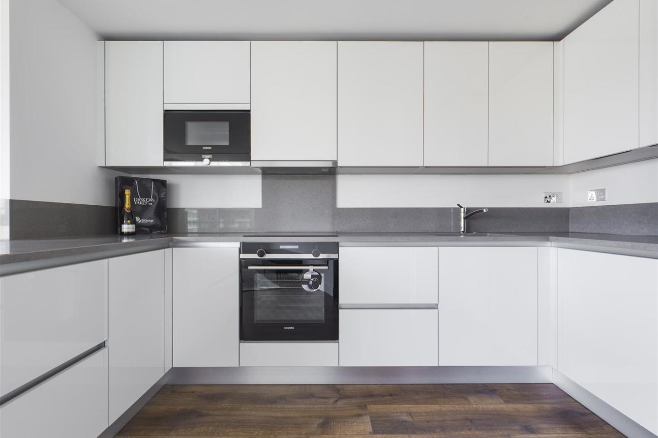 藍莎集團 | 英國置產一站式服務